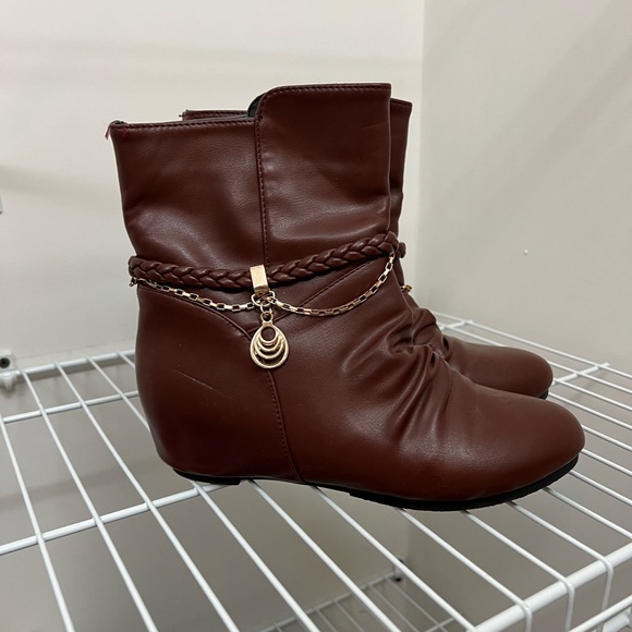 Gentle used brown boots - Picture 2 of 5